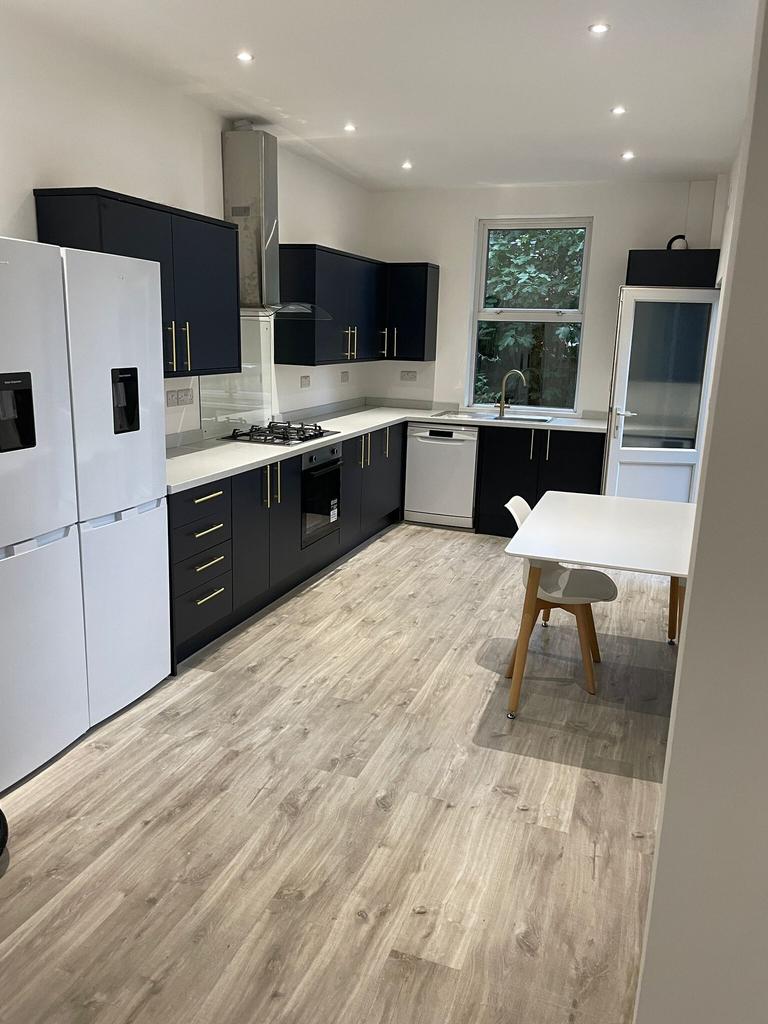 6 bedroom house for rent Rolleston Drive, Nottingham, NG7 1LA UniHomes