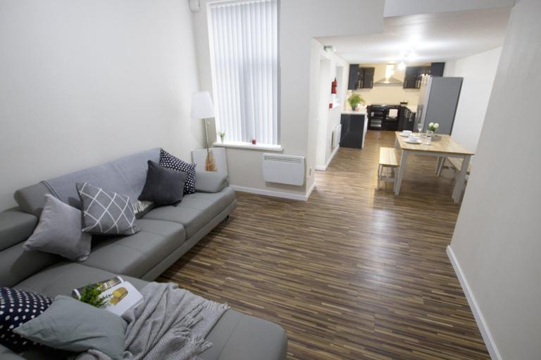 Deramore Street, Rusholme, Manchester, M14 4DT