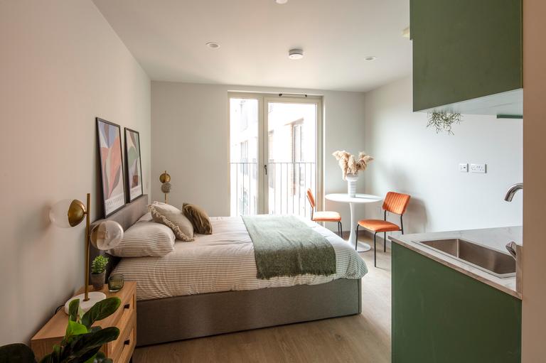 Victoria Road, Feltham, London, TW13 4FJ