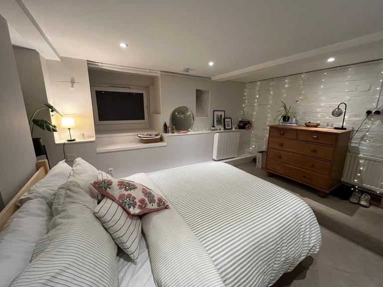 Falcon Road, Guildford, Surrey, GU1 4JG