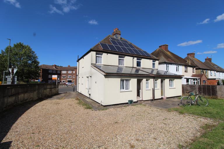 Woodbridge Hill, Guildford, Surrey, GU2 9AD
