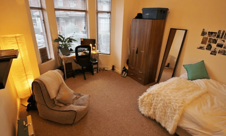 Brudenell Mount, Hyde Park, Leeds, LS6 1HS