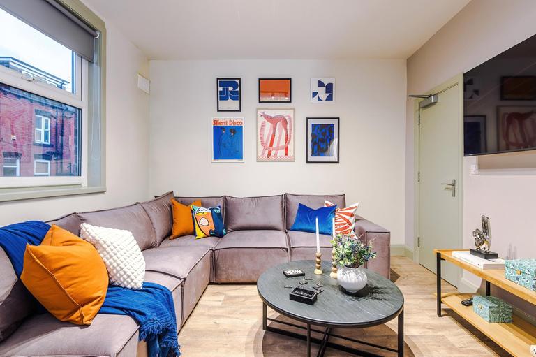 Royal Park Road, Hyde Park, Leeds, LS6 1JJ