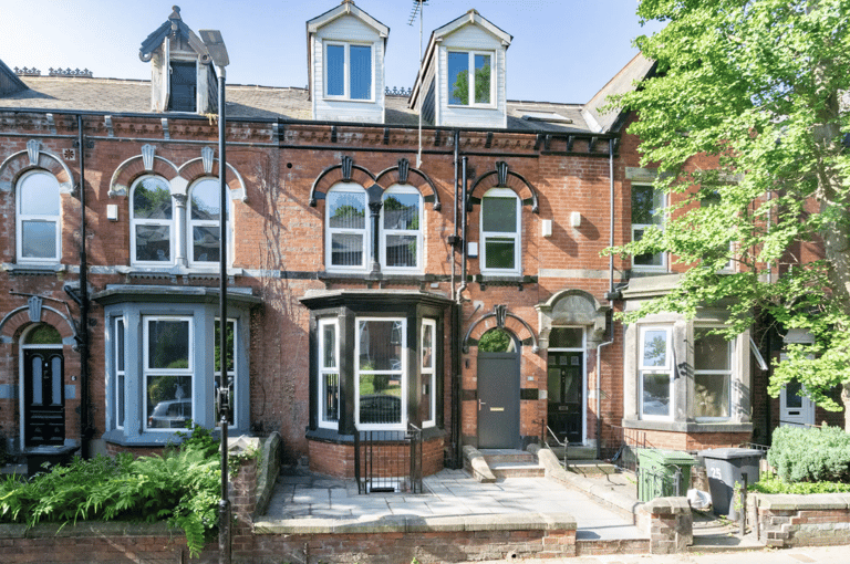 Regent Park Terrace, Hyde Park, Leeds, LS6 2AX