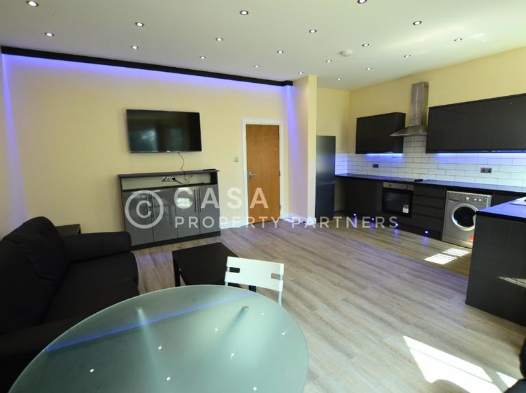 Cliff Road, Woodhouse, Leeds, LS6 2ET