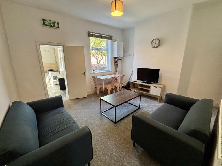 Lucas Street, Woodhouse, Leeds, LS6 1AH