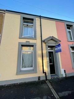 Oxford Street, Sandfields, Swansea, SA1 3JN