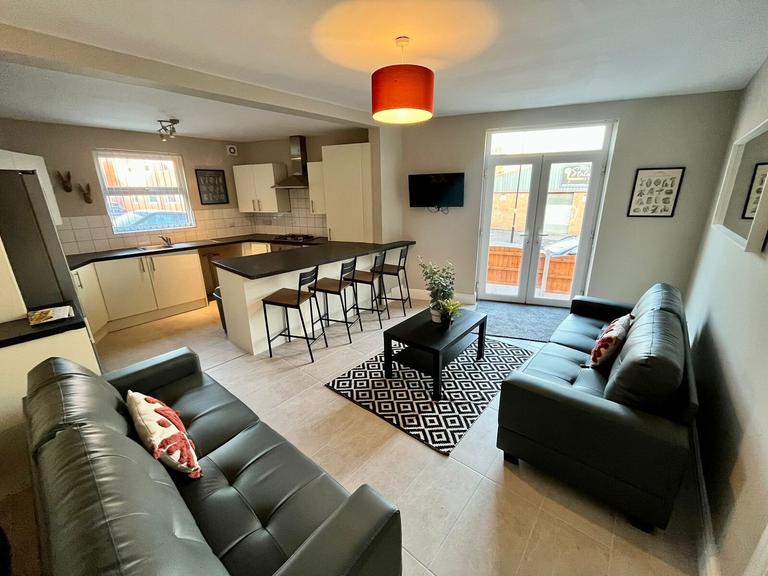 Alderson Road, Highfield, Sheffield, S2 4UE