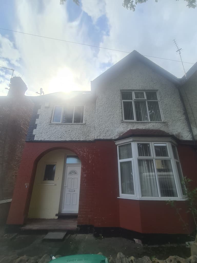 Harlaxton Drive, Lenton, Nottingham, NG7 1JE Harlaxton Drive, Lenton, Nottingham, NG7 1JE