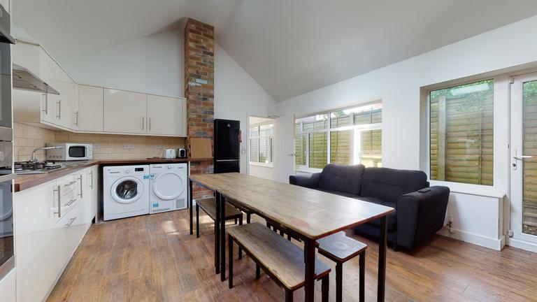 Meadow Lane, Golden Triangle, Loughborough, LE11 1JY