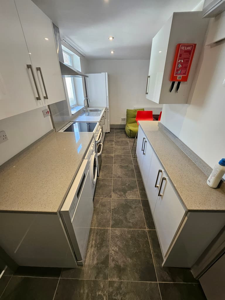 54 Bournbrook Road, Selly Oak, Birmingham, B29 7BT 54 Bournbrook Road, Selly Oak, Birmingham, B29 7BT