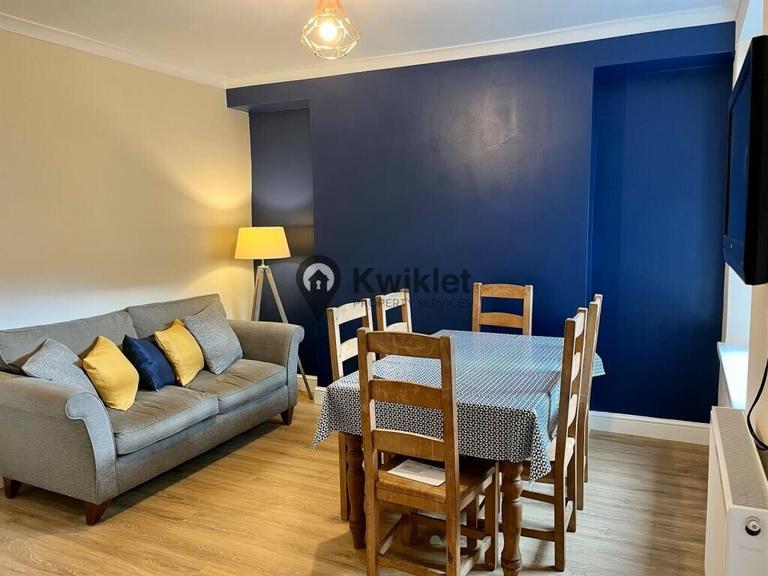 Broadway, Treforest, Pontypridd, CF37 1BH