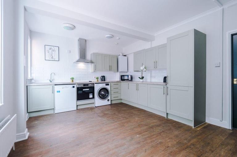 Elmsthorpe Avenue, Lenton, Nottingham, NG7 2BU