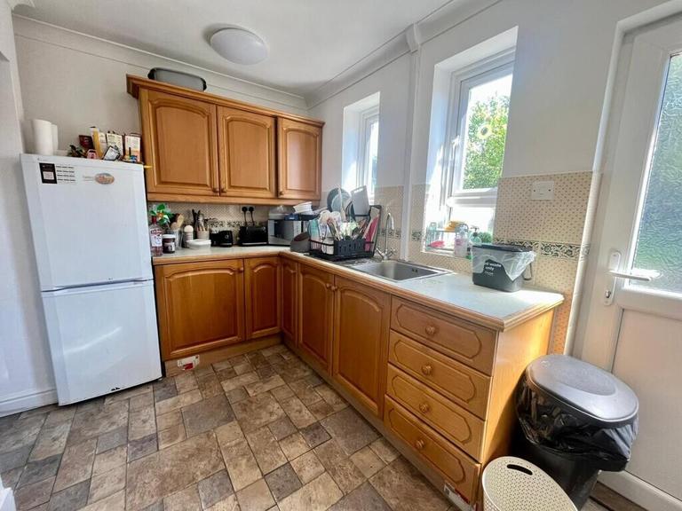 Buckingham Road, Eaton, Norwich, NR4 7DE