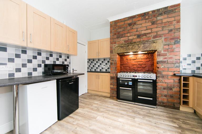 Welton Place, Hyde Park, Leeds, LS6 1EW