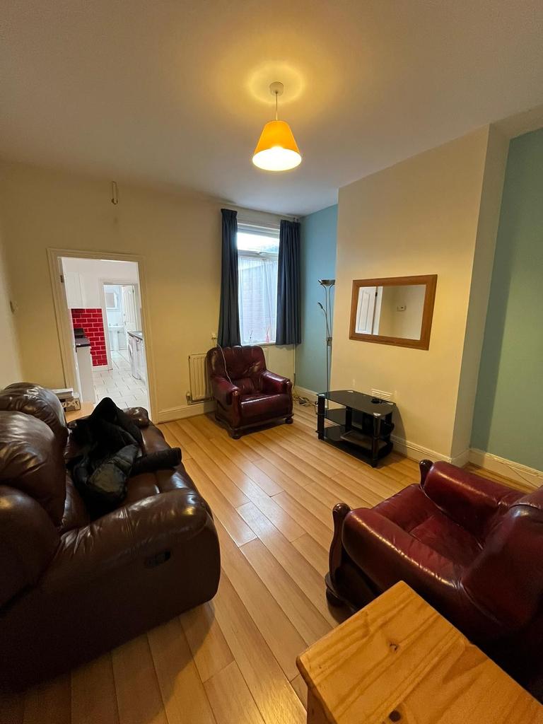 Thornton Road, Shelton, Stoke-on-Trent, ST4 2BD