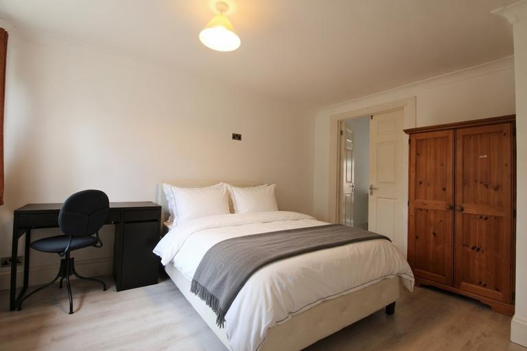 Waterside Road, Guildford, Surrey, GU1 1RQ