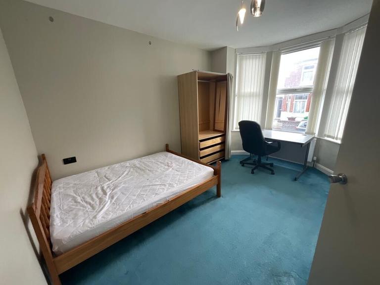 5 bedroom house for rent Rothesay Avenue, Nottingham, NG7 1PW UniHomes