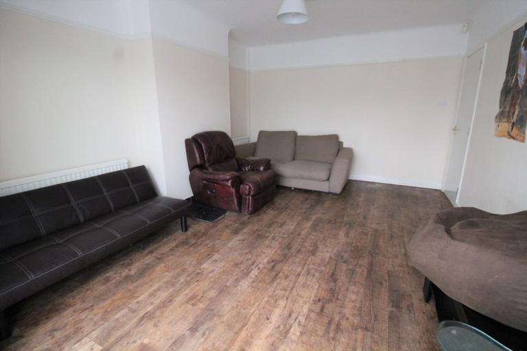 The Crescent, Egham, Surrey, TW20 9PQ