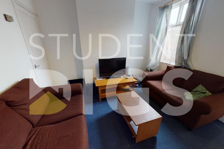 Leopold Road, Clarendon Park, Leicester, LE2 1YB