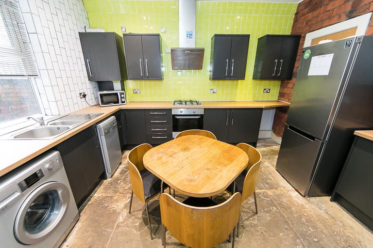 Chiswick Terrace, Burley, Leeds, LS6 1QG