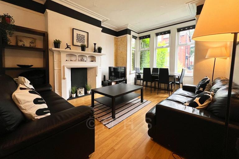 Estcourt Avenue, Headingley, Leeds, LS6 3ES