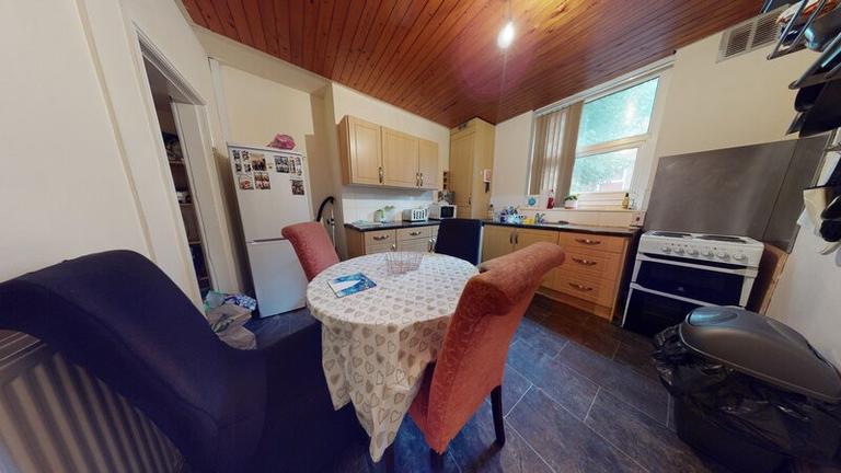 Ashville Terrace, Hyde Park, Leeds, LS6 1LZ