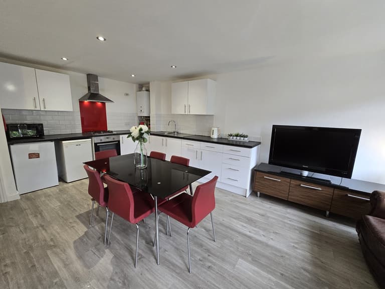 Holborn Grove, Woodhouse, Leeds, LS6 2RB Holborn Grove, Woodhouse, Leeds, LS6 2RB