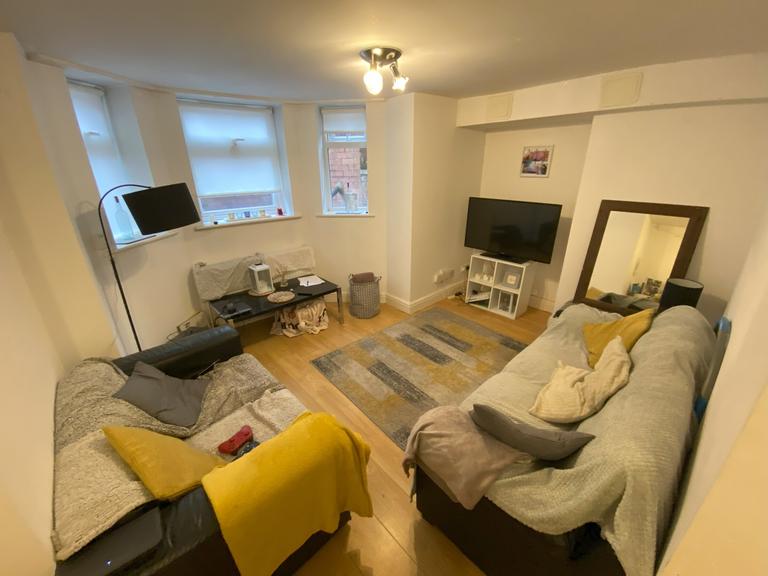 2 bedroom apartment for rent Otley Road, Leeds, LS16 5JX UniHomes