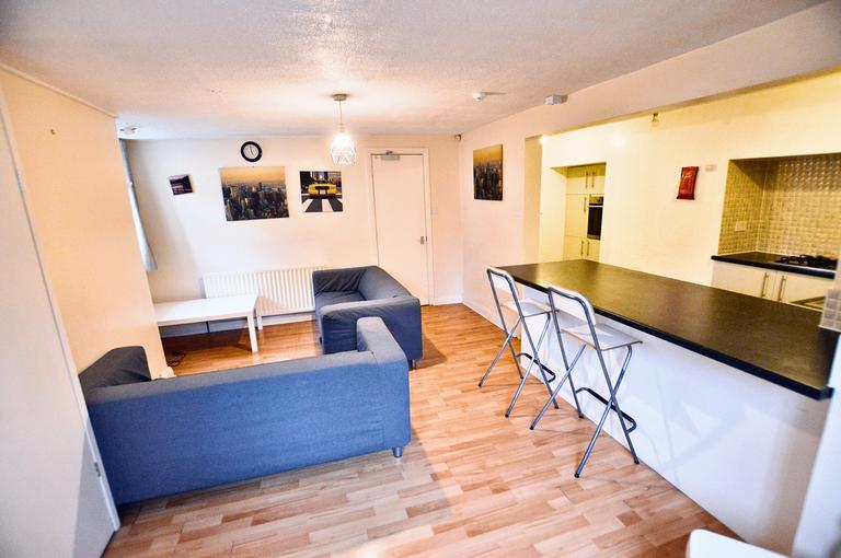 Cliff Road, Woodhouse, Leeds, LS6 2ET