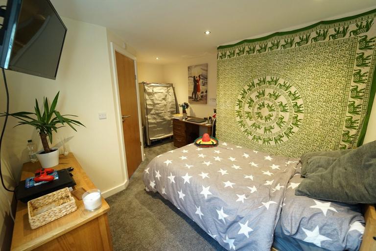 Mansfield Road, City Centre, Nottingham, NG1 3FS