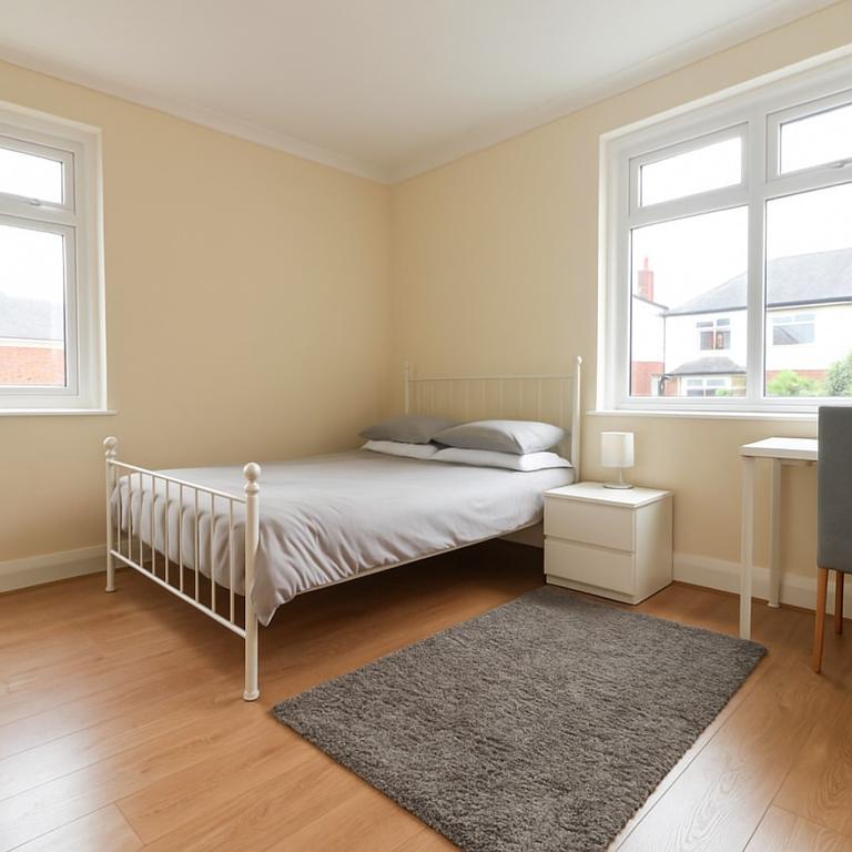 Holyrood Avenue, Highfield, Southampton, SO17 1SH