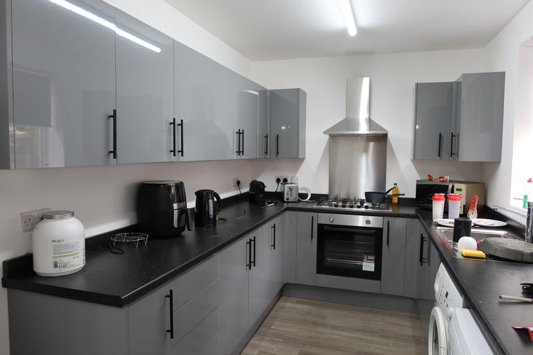 6 bedroom house for rent Rothesay Avenue, Nottingham, NG7 1PW UniHomes