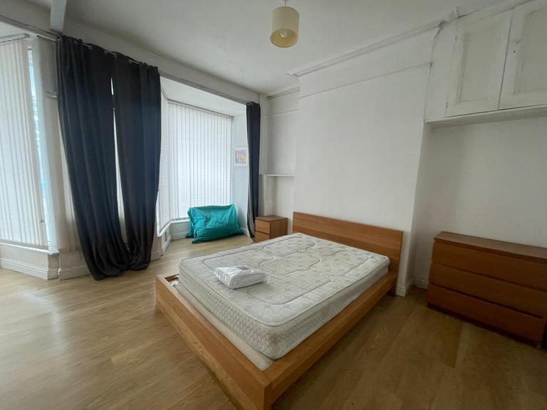 Lower Bristol Road, Oldfield Park, Bath, BA2 3BG