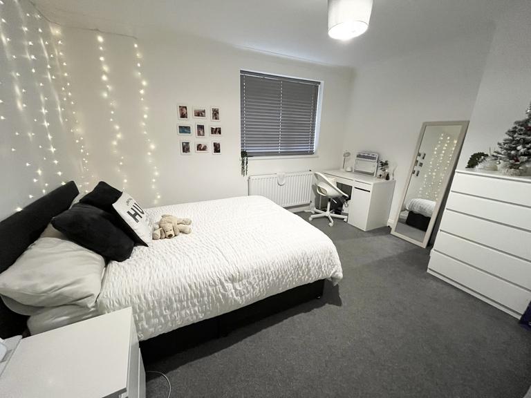 Robson Road, North & West Earlham, Norwich, NR5 8NZ