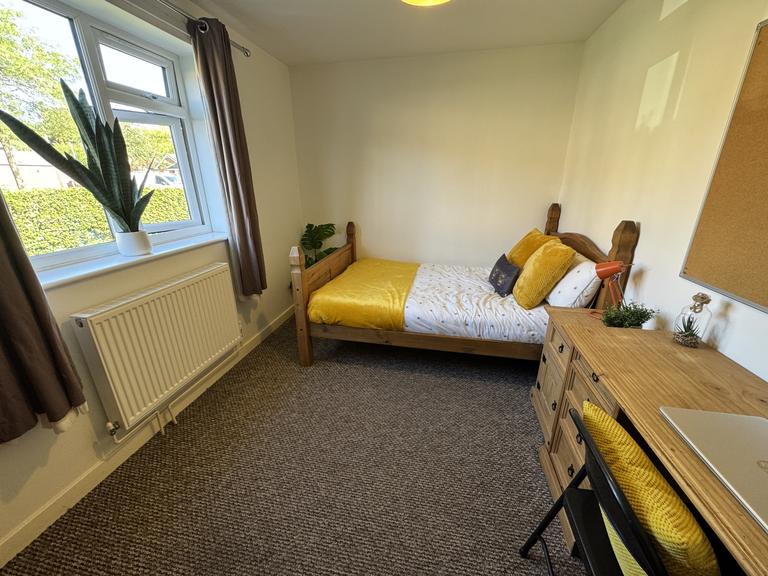 Ambleside Close, North & West Earlham, Norwich, NR5 8LS