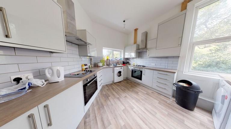 Hyde Park Terrace, Hyde Park, Leeds, LS6 1BJ