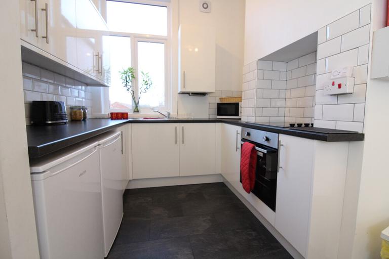 London Road, Highfield, Sheffield, S2 4LH