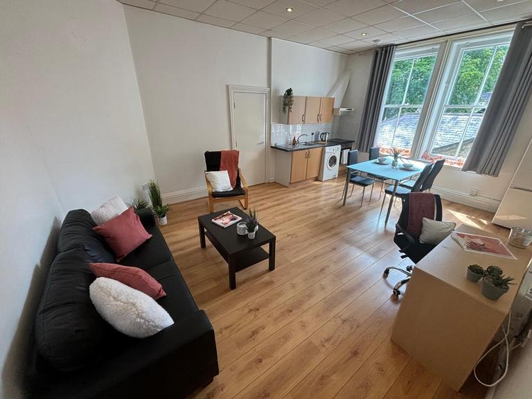 Ridgeway House, Grosvenor Road, Headingley, Leeds, LS6 2DZ