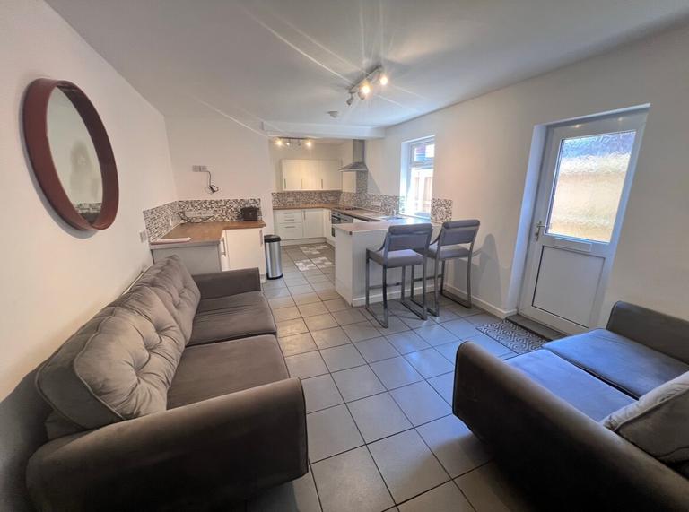 Wyeverne Road, Cathays, Cardiff, CF24 4BH