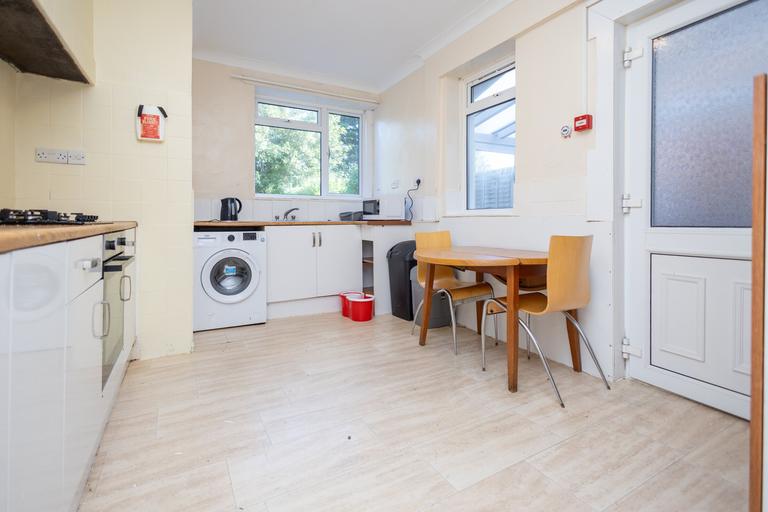 Hankinson Road, Winton, Bournemouth, BH9 1HP