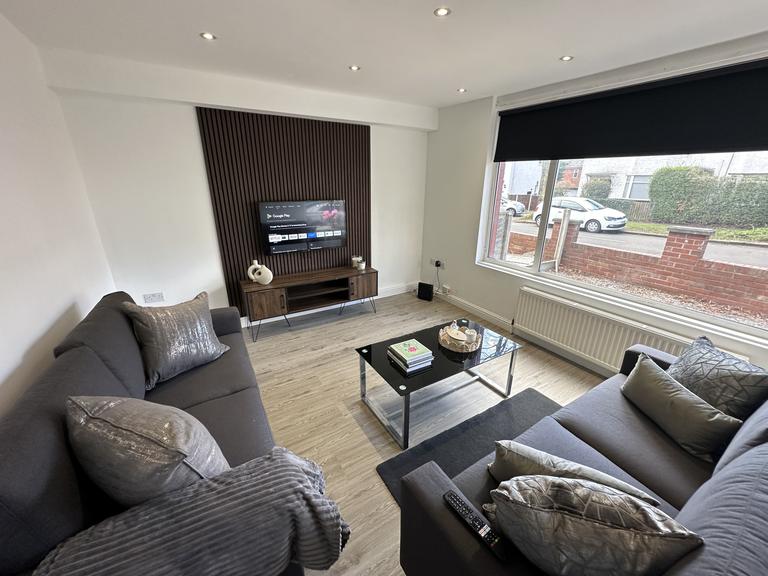 Langdale Avenue, Headingley, Leeds, LS6 3HA