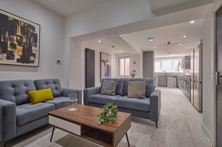 Fleet Street, City Centre, Swansea, SA1 3UX