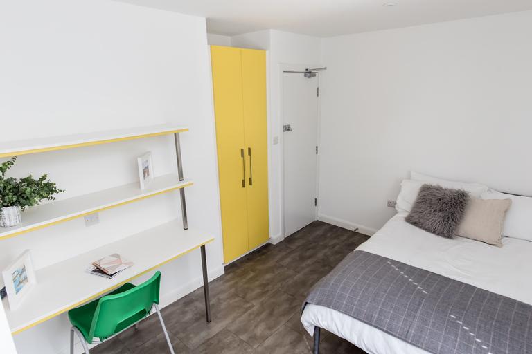 2 bedroom house for rent Thornton Road, StokeonTrent, ST4 2BD UniHomes