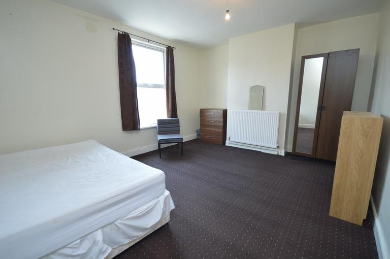 Highbury Terrace, Headingley, Leeds, LS6 4ET