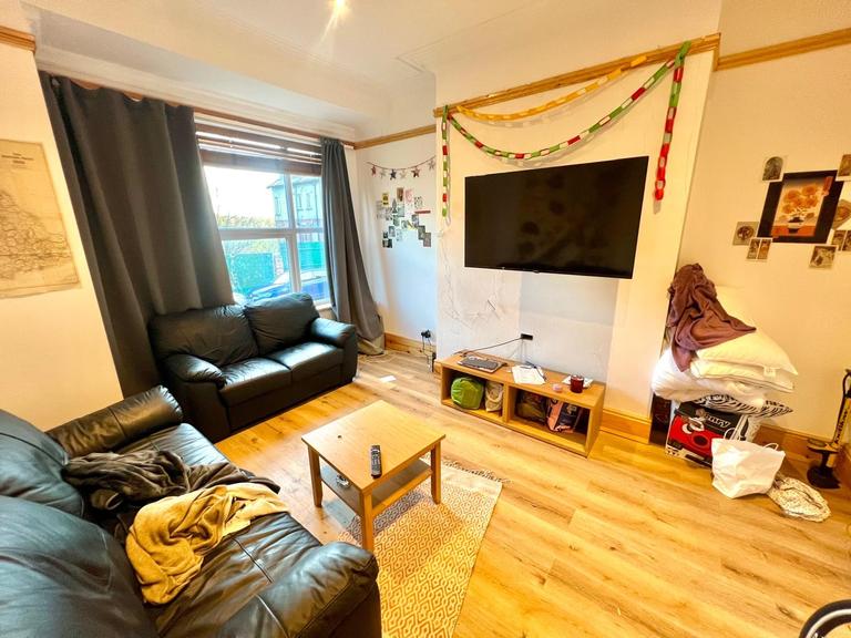 Hartley Avenue, Woodhouse, Leeds, LS6 2LW