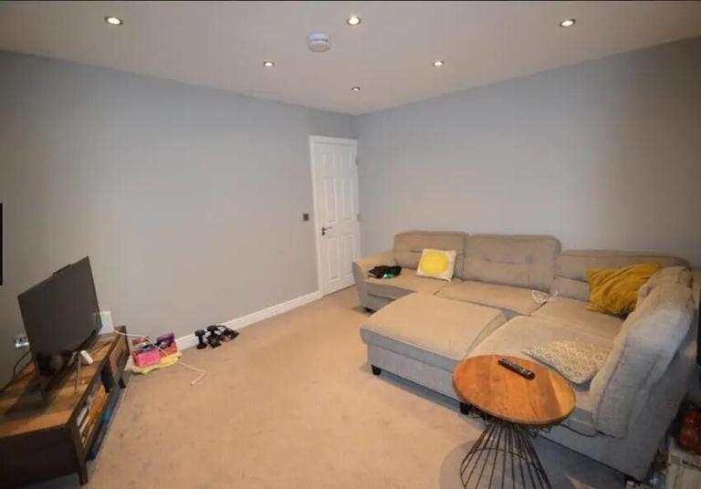 Burchett Terrace, Woodhouse, Leeds, LS6 2LR