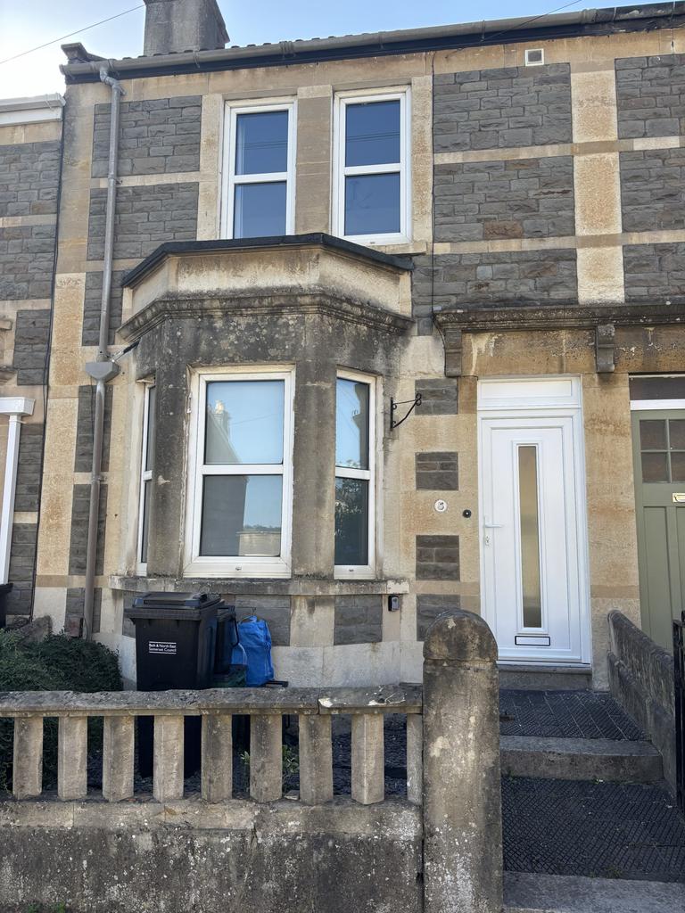 Coronation Avenue, Oldfield Park, Bath, BA2 2JT