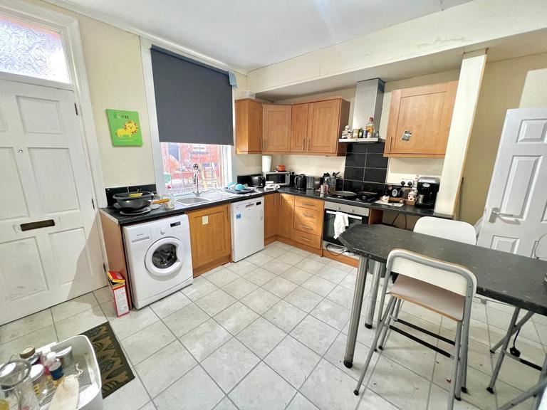 Burchett Terrace, Woodhouse, Leeds, LS6 2LR