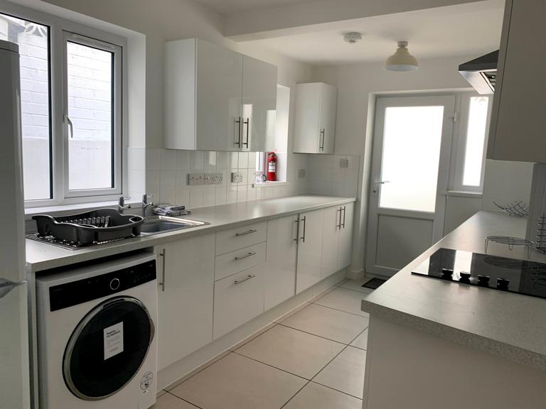 4 bedroom house for rent Richardson Street, Swansea, SA1 3JF UniHomes